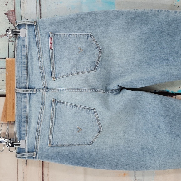 Hudson Natalie Mid Rise Boyfriend Crop Jean in Norah. - Picture 5 of 8